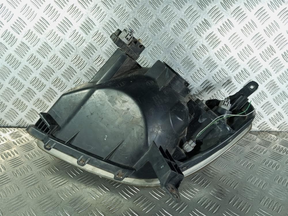 Фара правая к Toyota Rav 4 XA20 Рестайлинг (03-06)