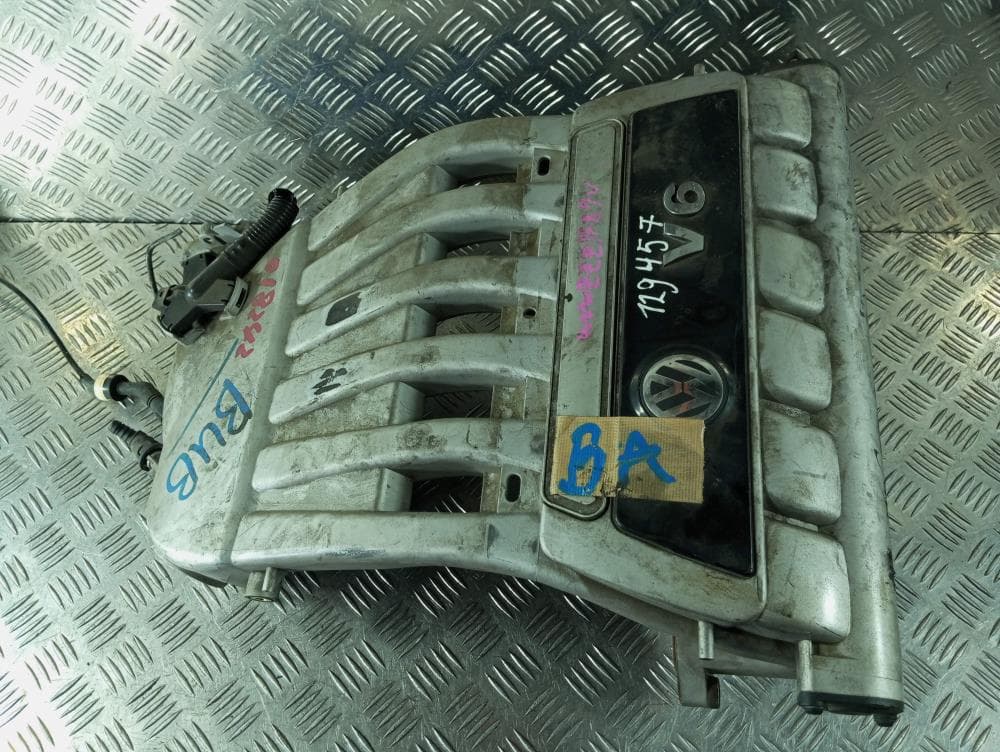 Коллектор впускной к Volkswagen Golf 5 (03-09)