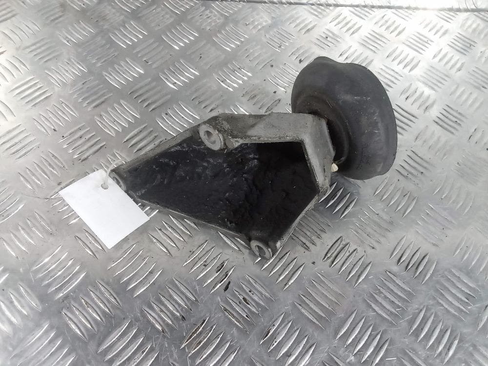 Кронштейн двигателя к Audi A8 D2/4D Рестайлинг (99-02)