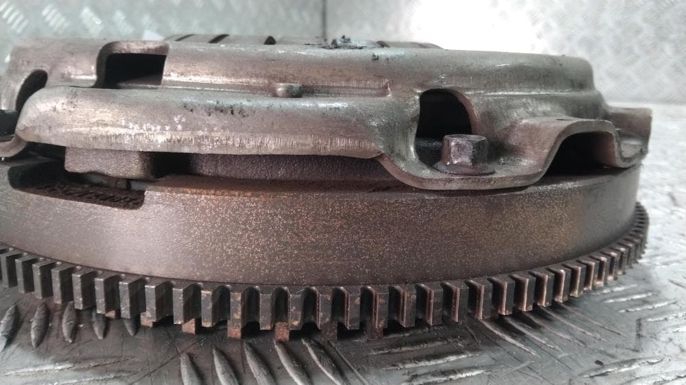 Маховик к Ford Transit Connect 1 (02-09)