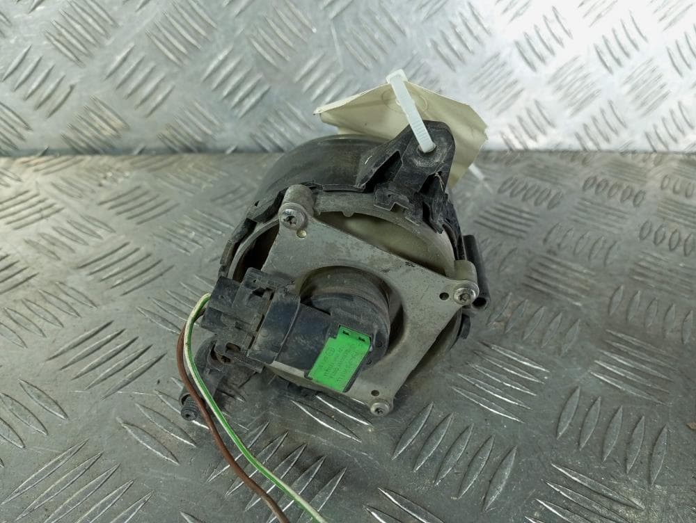Фара противотуманная левая к Audi A4 B6 (01-05)