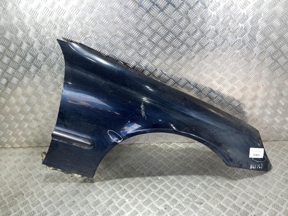 Крыло переднее правое к Mercedes C Class W203/S203/CL203 (00-04)