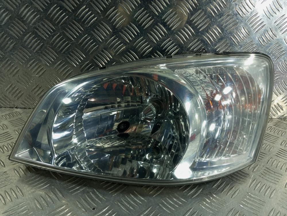 Фара левая к Hyundai Getz 1 (02-05)