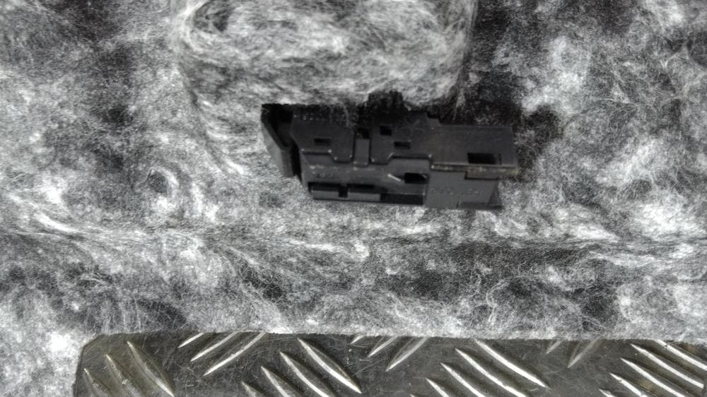 Обшивка багажника к Jeep Grand Cherokee WL (21-24)