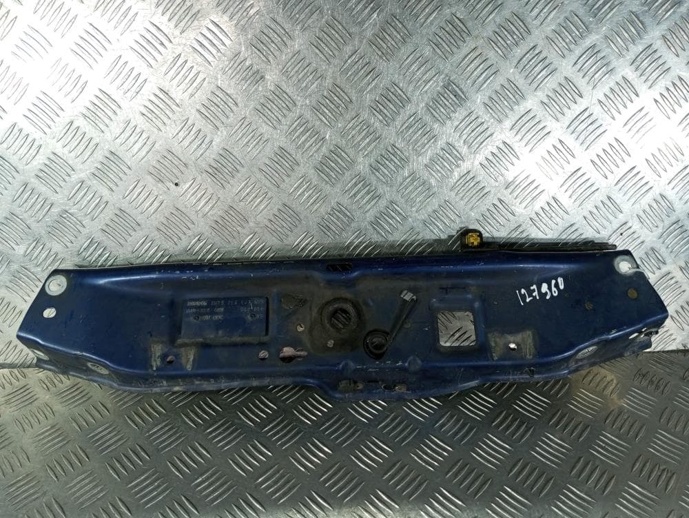 Передняя панель крепления облицовки (телевизор) к Opel Astra H (04-07)