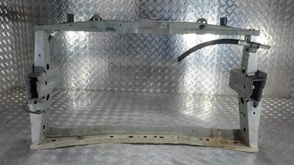 Передняя панель крепления облицовки (телевизор) к Nissan  Note E12 (12-16)