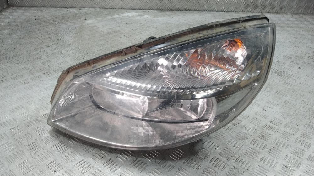 Фара левая к Renault Scenic 2 (03-06)