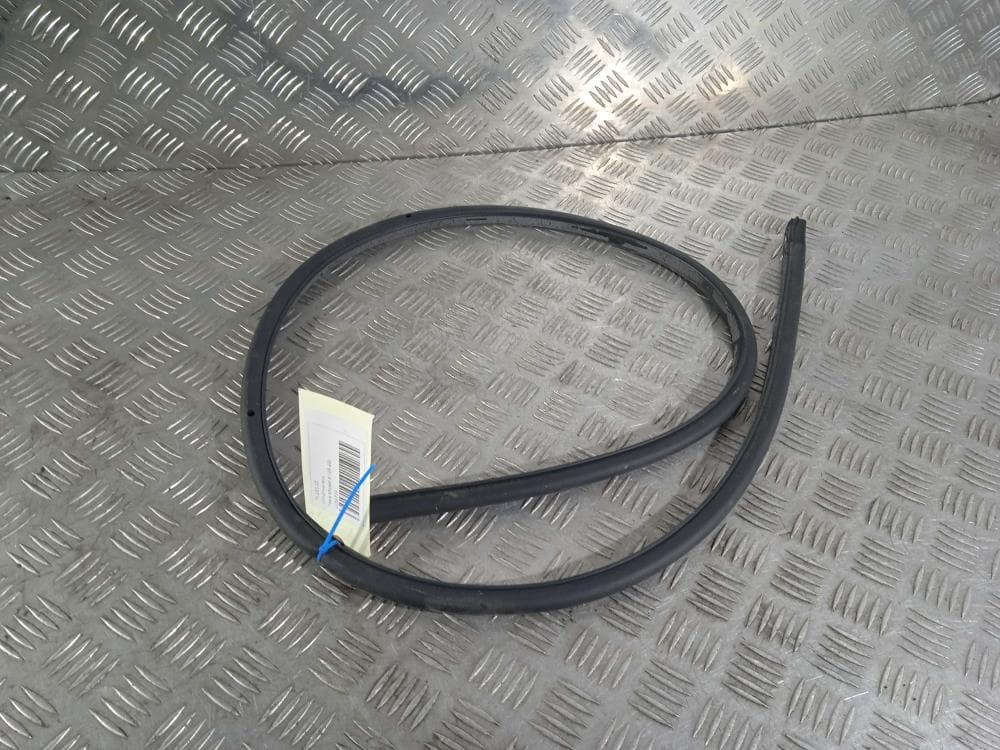 Уплотнитель к Tesla Model X (15-21)