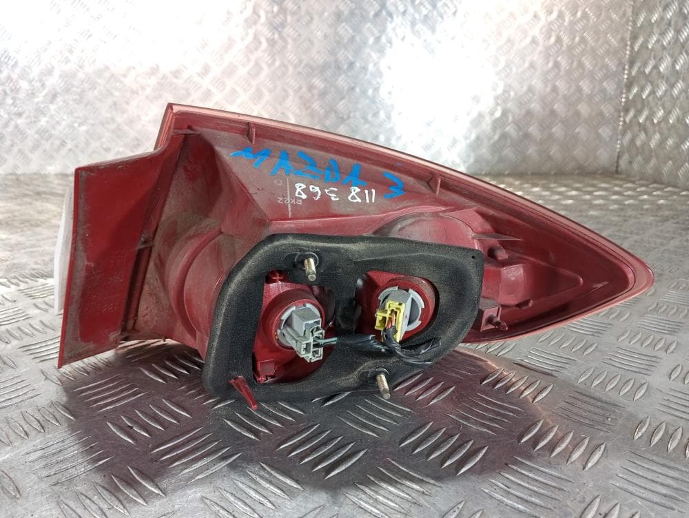 Фонарь задний левый к Mazda 3 BK (03-06)