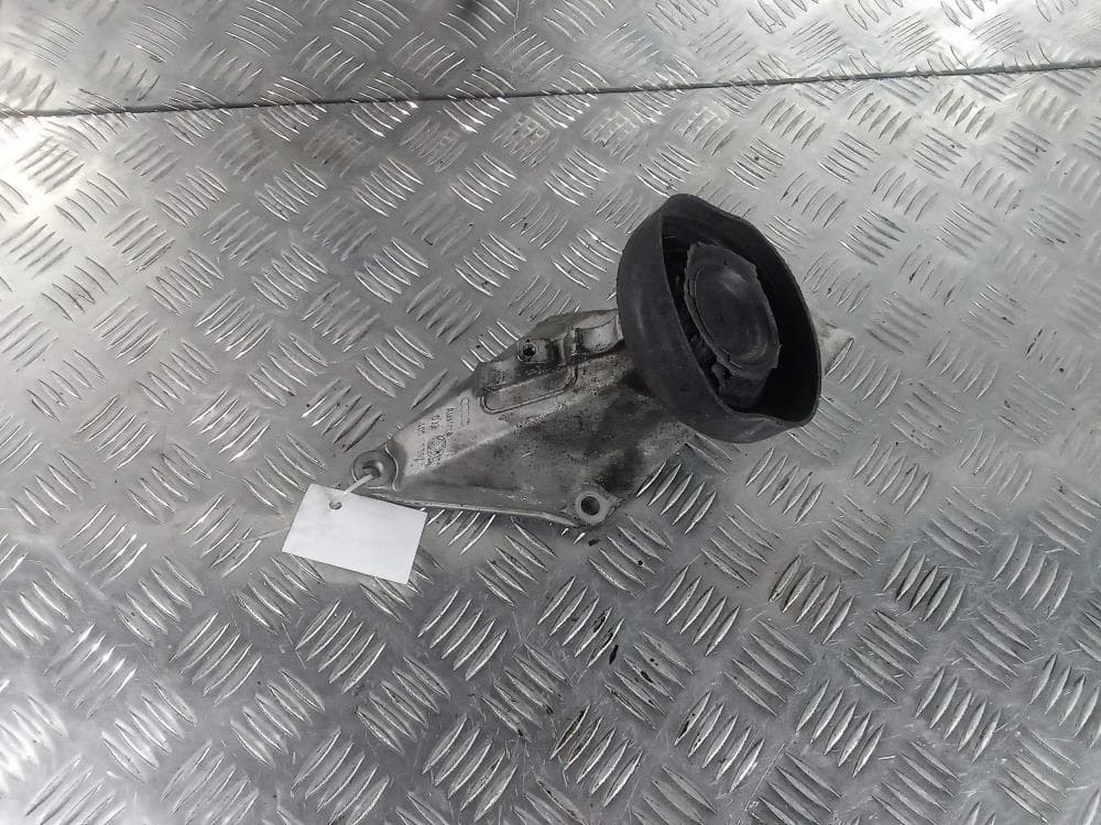 Кронштейн двигателя к Audi A8 D2/4D Рестайлинг (99-02)