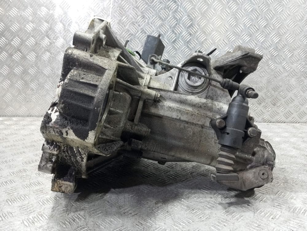 КПП механическая (МКПП) к Volkswagen Golf 4 (97-06)
