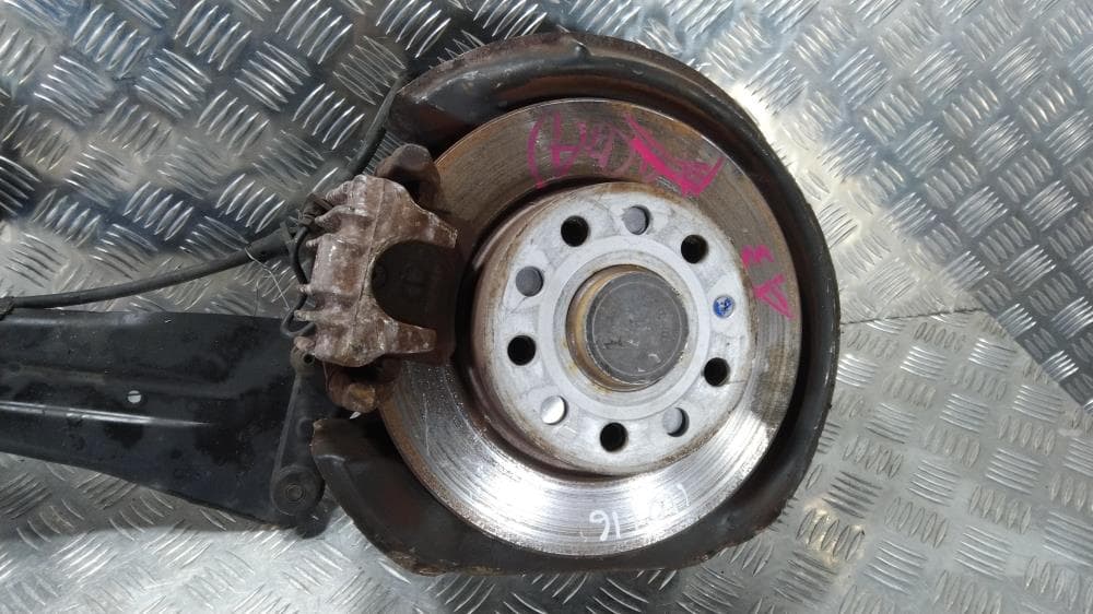 Кулак задний левый к Audi A3 8P/8PA Рестайлинг (04-08)