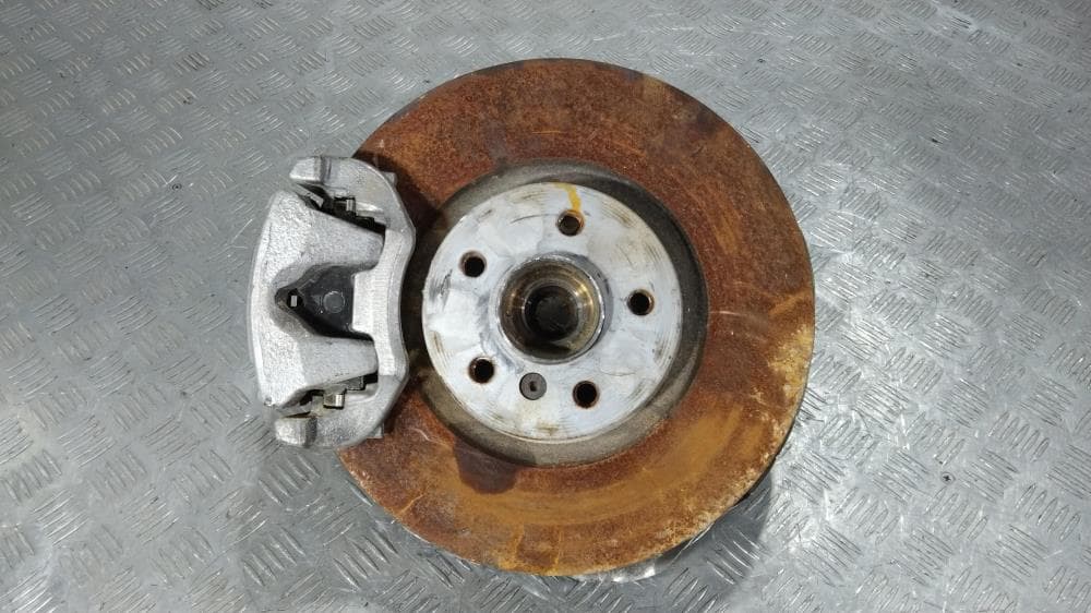 Кулак поворотный левый к BMW X1 F48 (15-19)