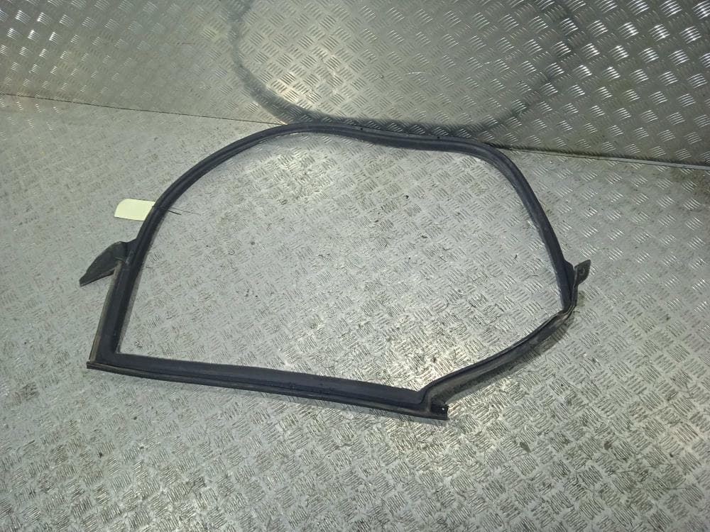Уплотнитель к Tesla Model 3 (17-21)