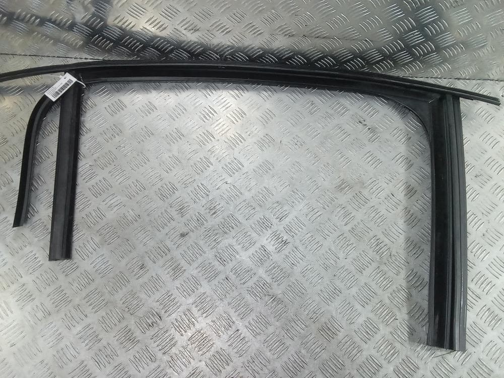 Уплотнитель к Tesla Model X (15-21)