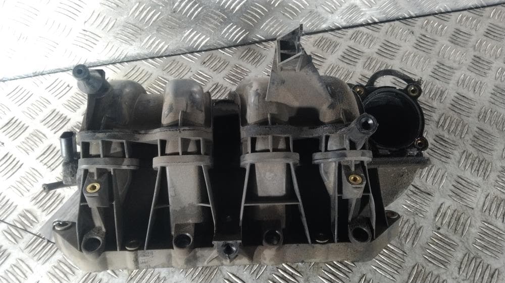 Коллектор впускной к Volkswagen Polo 3 Рестайлинг (00-02)