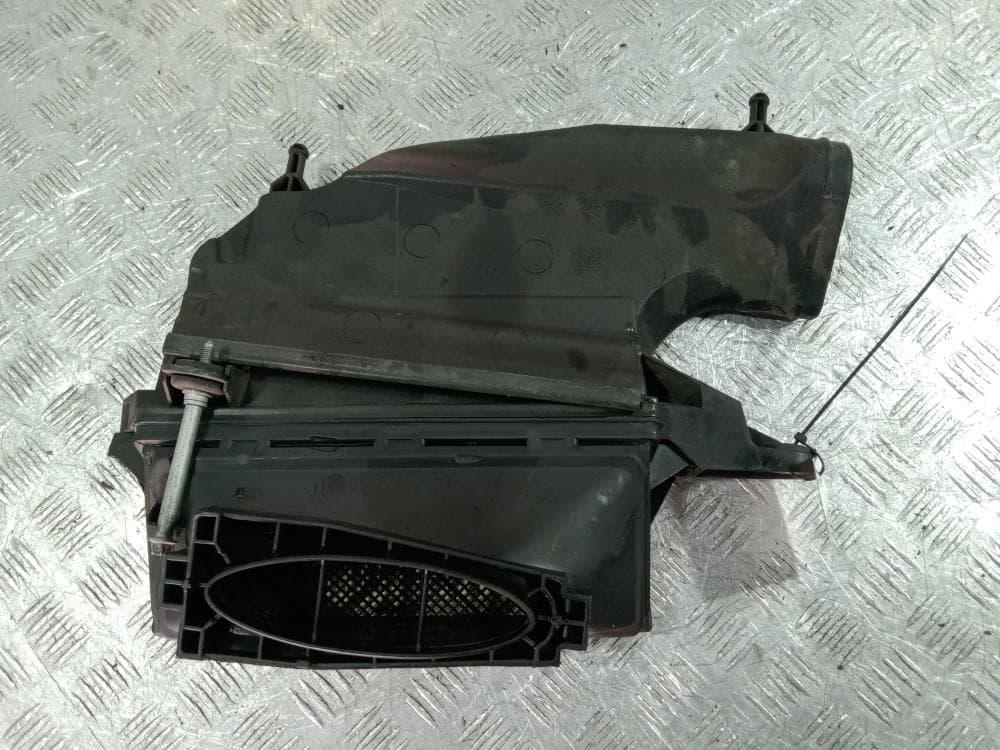 Корпус воздушного фильтра к Mercedes E Class W212/S212/C207/A207 Рестайлинг (13-16)