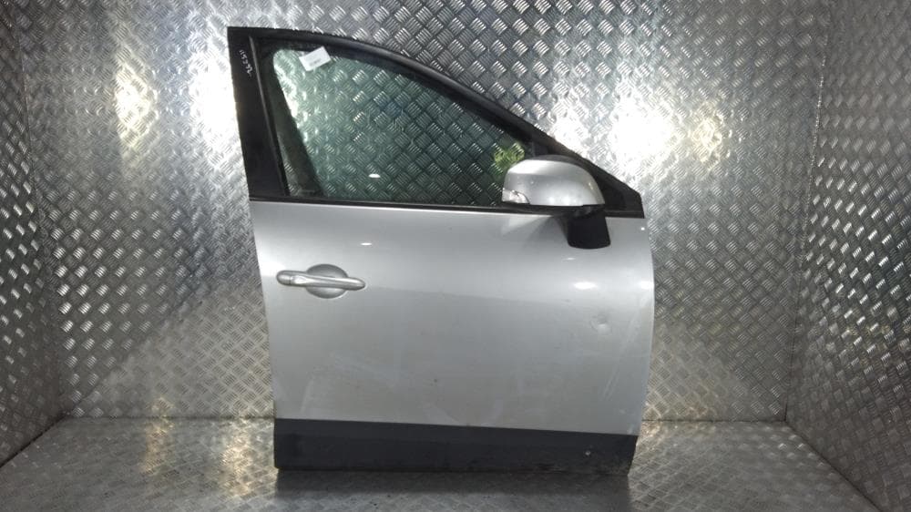 Дверь передняя правая к Renault Scenic 3 (09-12)