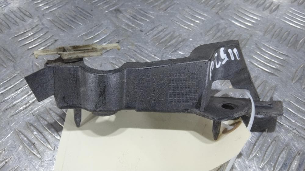 Кронштейн крепления бампера переднего к Audi A4 B8/8K (07-11)