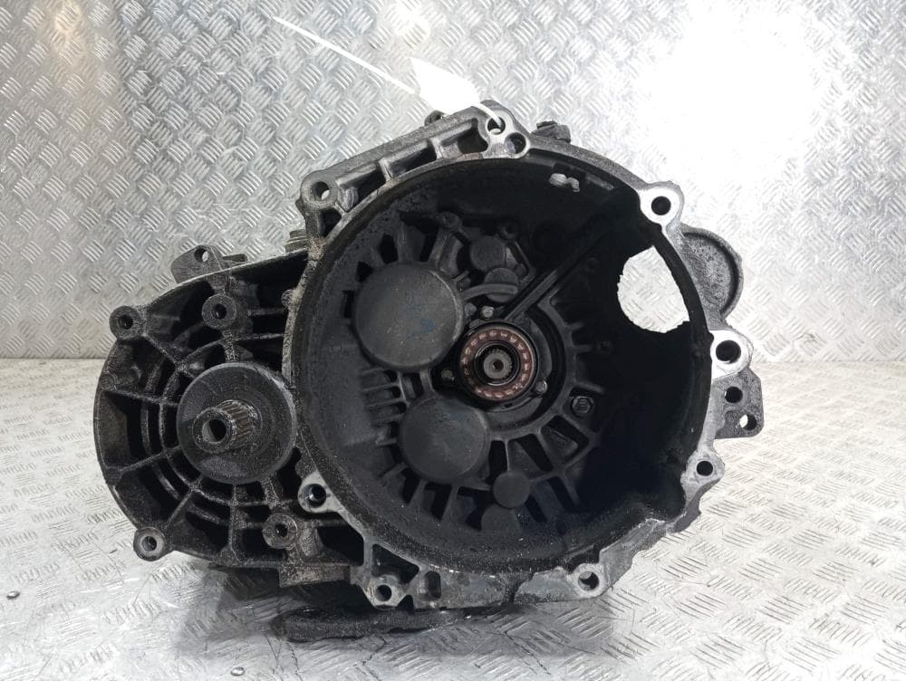 КПП механическая (МКПП) к Volkswagen Golf 5 (03-09)