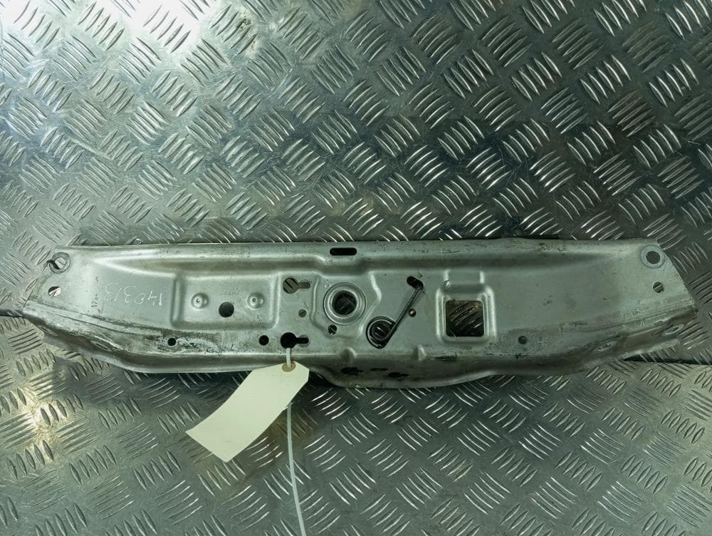Передняя панель крепления облицовки (телевизор) к Opel Zafira B (05-10)