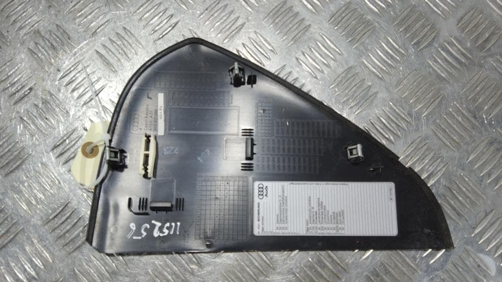 Накладка декоративная на торпедо к Audi A4 B8/8K (07-11)