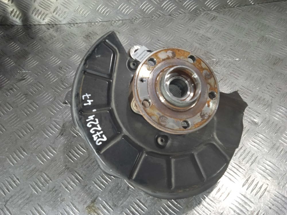 Кулак поворотный правый к Volkswagen Passat CC Рестайлинг (12-17)