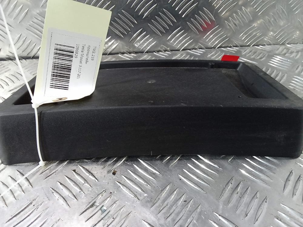 Кронштейн к Tesla Model 3 (17-21)