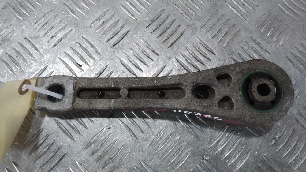 Кронштейн КПП к Volkswagen Golf 5 (03-09)
