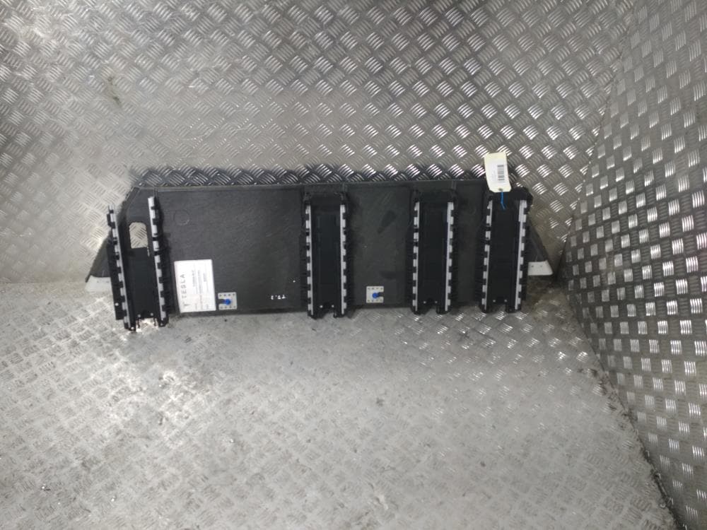 Прочая запчасть к Tesla Model X (15-21)