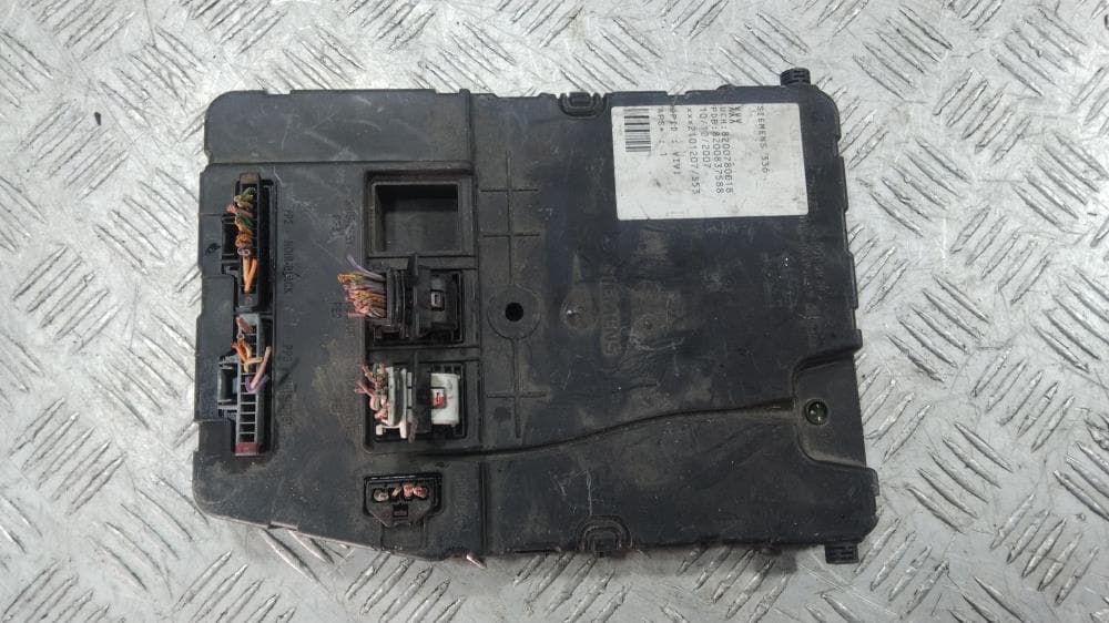 Блок комфорта к Renault Scenic 2 (03-06)