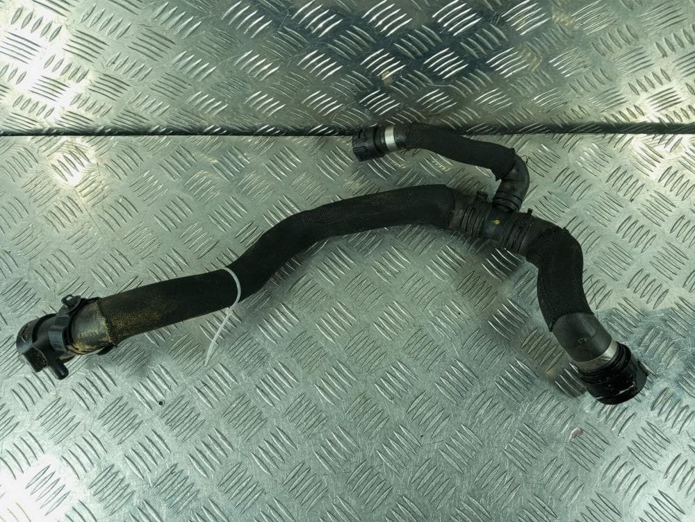 Патрубок радиатора к Audi A4 B8/8K (07-11)