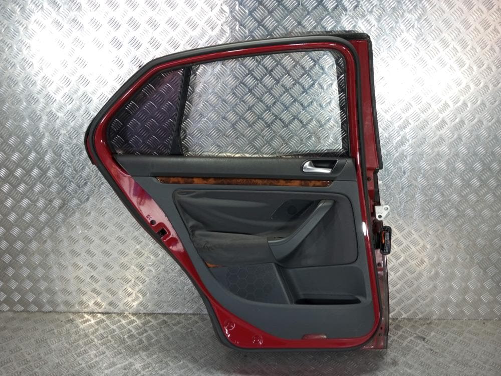 Дверь задняя левая к Volkswagen Jetta 5 (05-11)