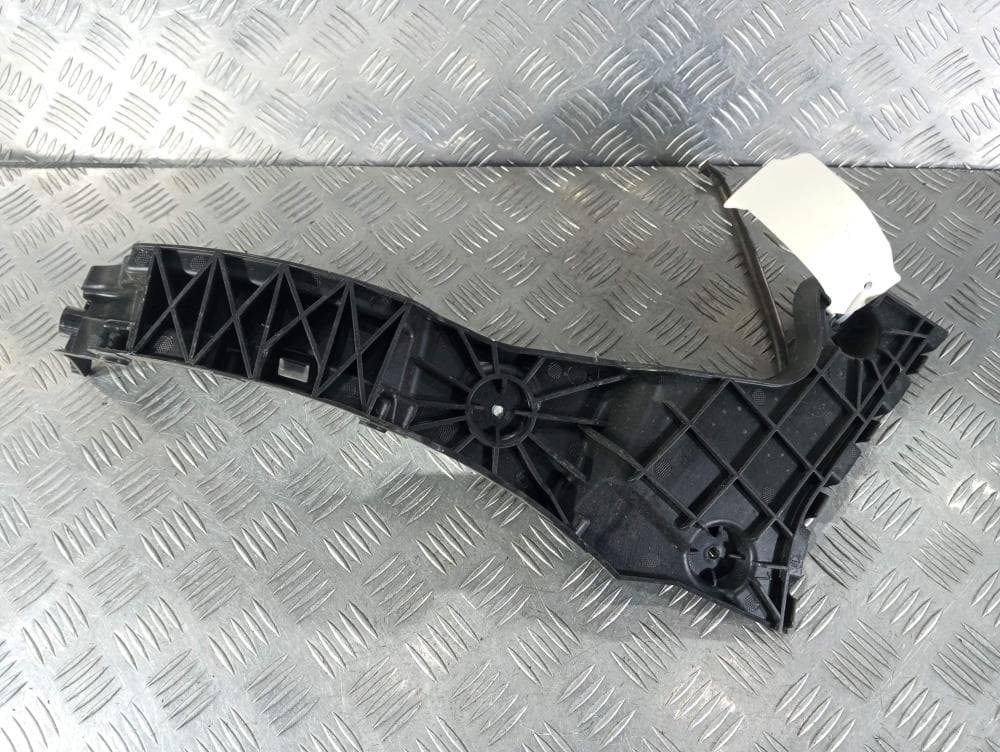 Кронштейн крепления бампера заднего к Audi Q3 F3 (18-24)