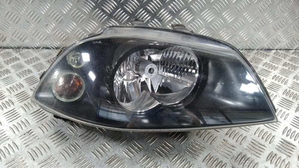 Фара правая к Seat Ibiza 3 (01-06)