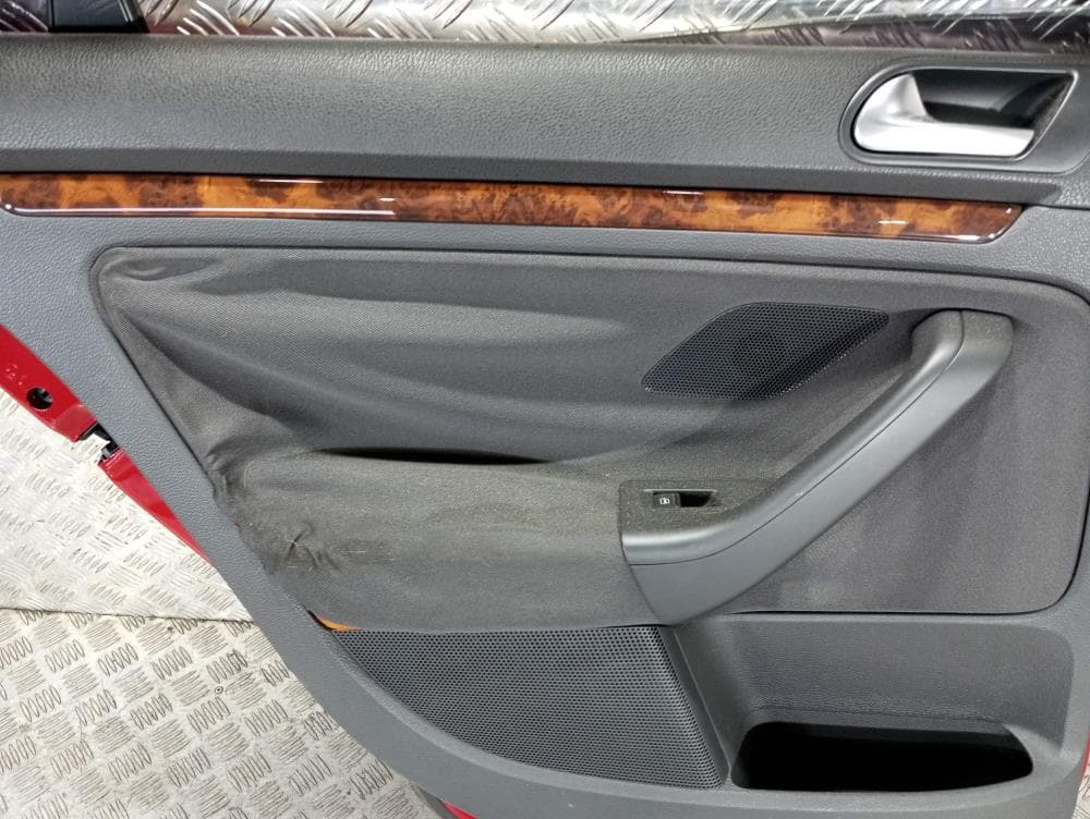 Дверь задняя левая к Volkswagen Jetta 5 (05-11)