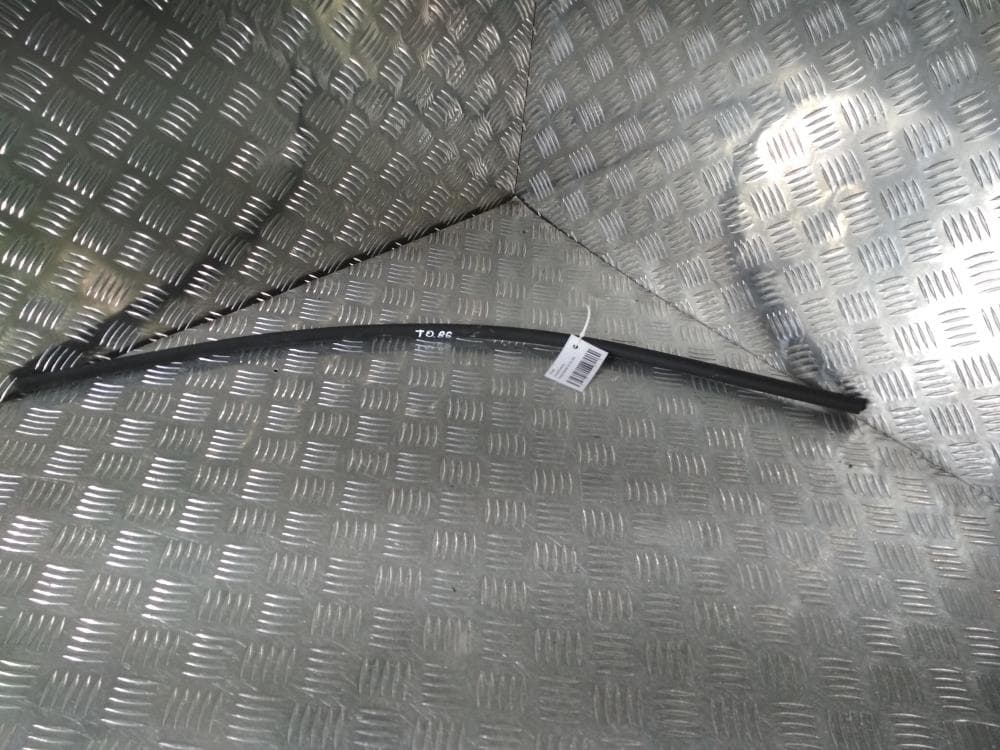 Уплотнитель к Tesla Model X (15-21)