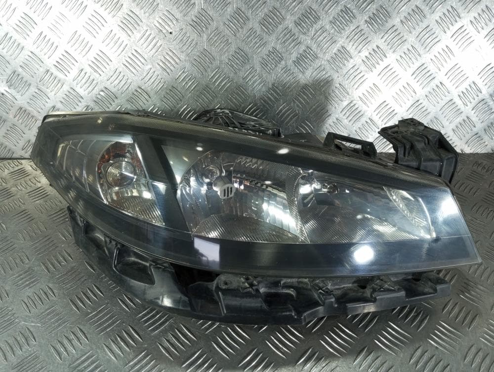 Фара правая к Renault Laguna 2 Рестайлинг (05-08)