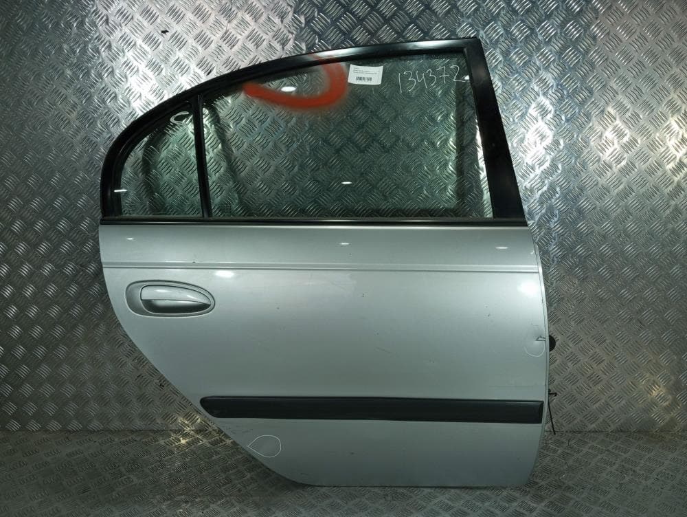 Дверь задняя правая к Toyota Avensis 1 Рестайлинг (00-03)