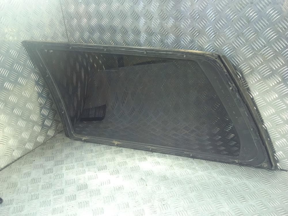 Стекло кузовное боковое правое к Volkswagen Passat B4 (93-97)