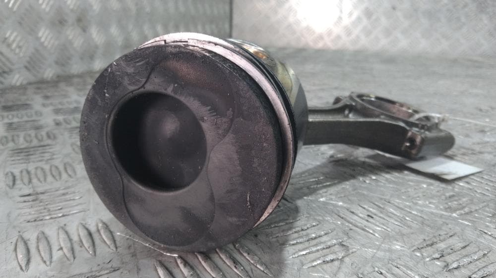 Поршень к Volkswagen Golf 5 (03-09)