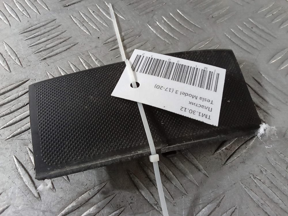 Пластик к Tesla Model 3 (17-21)