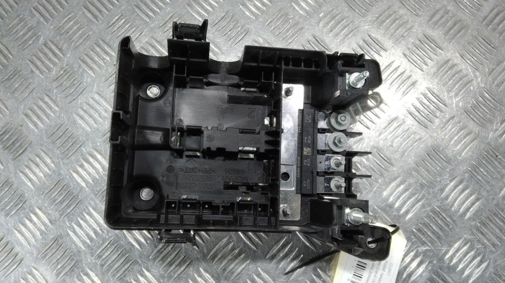 Короб предохранителей к Jeep Grand Cherokee WL (21-24)