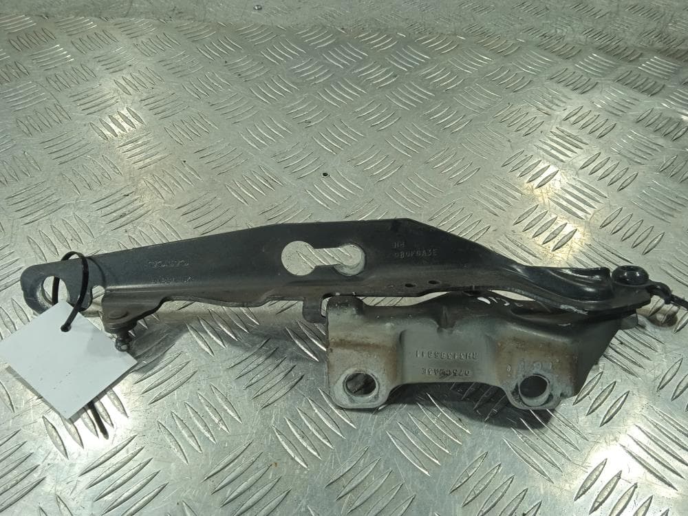 Петля капота правая к Volvo V70 3 (07-13)
