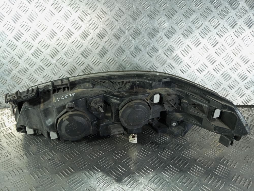 Фара правая к Renault Laguna 2 (01-05)
