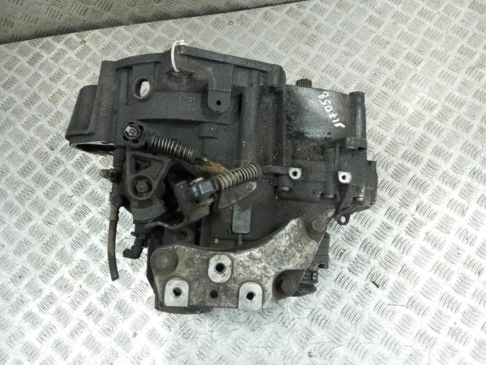 КПП механическая (МКПП) к Volkswagen Golf 5 (03-09)