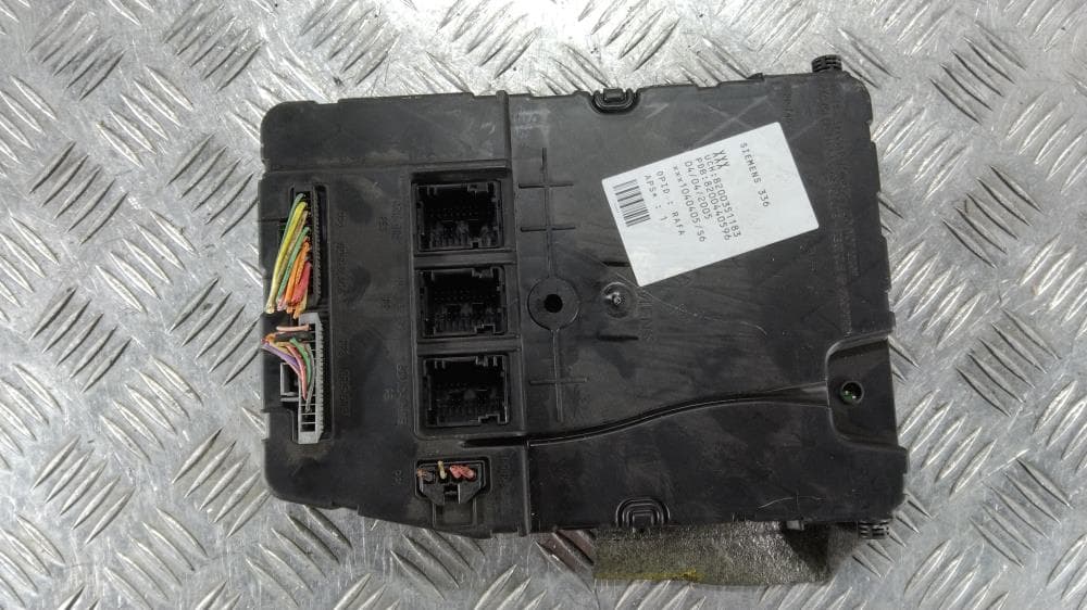 Блок комфорта к Renault Scenic 2 (03-06)