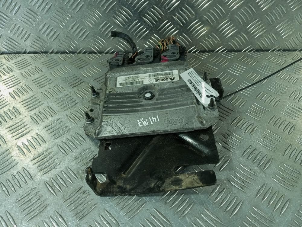 Блок управления двигателем к Renault Scenic 2 Рестайлинг (06-09)