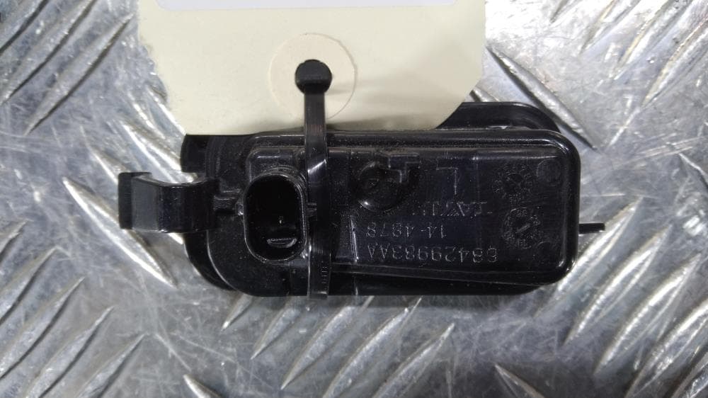 Подсветка номера к Jeep Grand Cherokee WL (21-24)