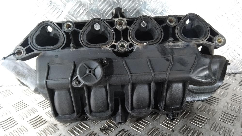 Коллектор впускной к Volkswagen Polo 3 Рестайлинг (00-02)